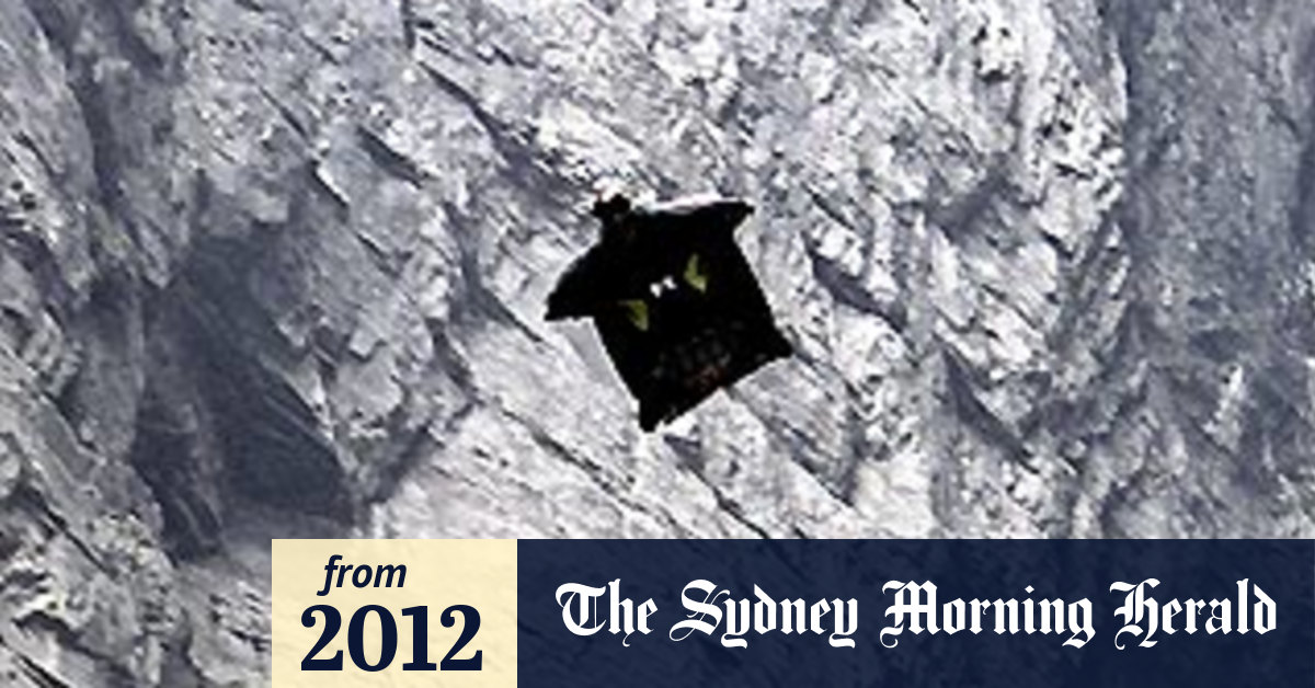 BASE jumper in intensive care after crashing into Table Mountain